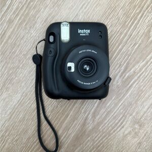 Instax Mini 11 Charcoal Instant Camera broken*